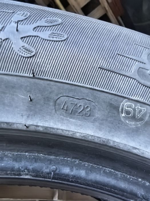 Продам шипованную резину R18