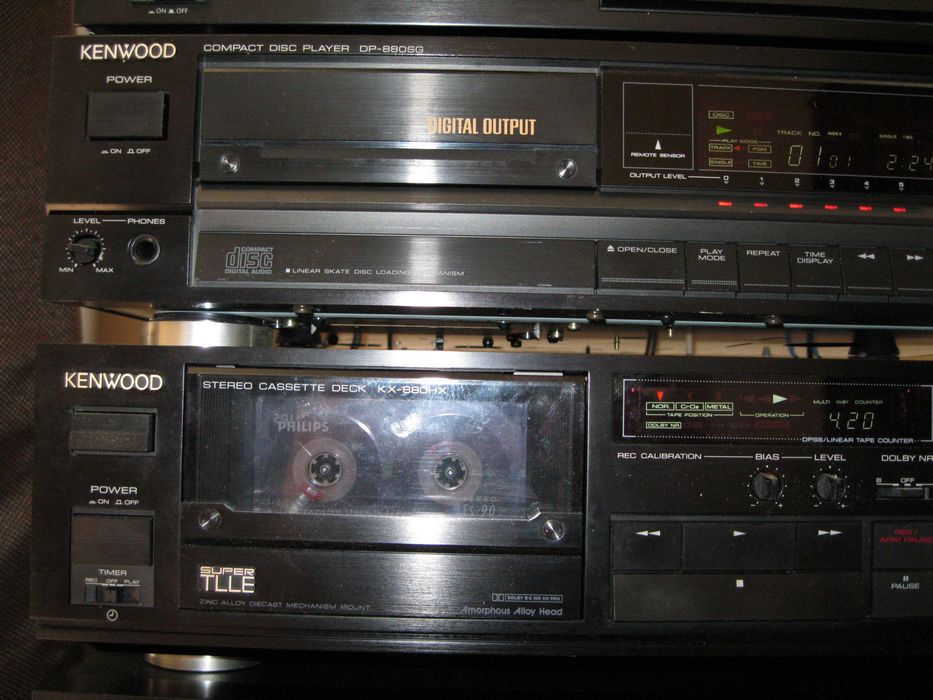 KENWOOD compact disc player DP - 880 SG