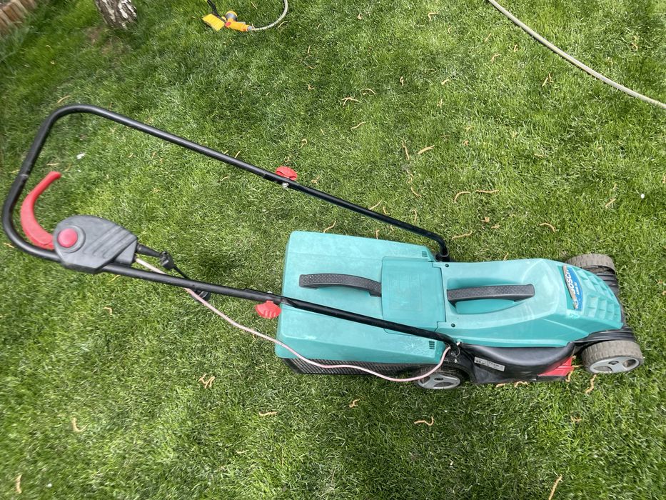 Masina de tuns iarba / gazonul electrica