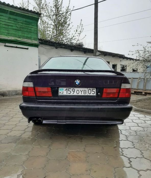 Бампер задний и передний на БМВ (BMW) е34