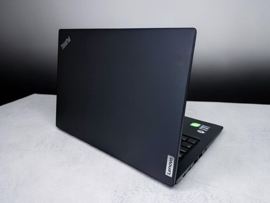 Лаптоп Lenovo ThinkPad T14s Gen 3 14" WUXGA i5-1235U 16RAM 256SSD Гаранция!
