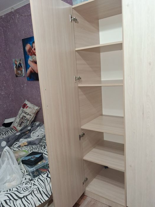 Продам шкаф узкий