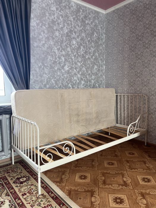 Продам кровать Ikea