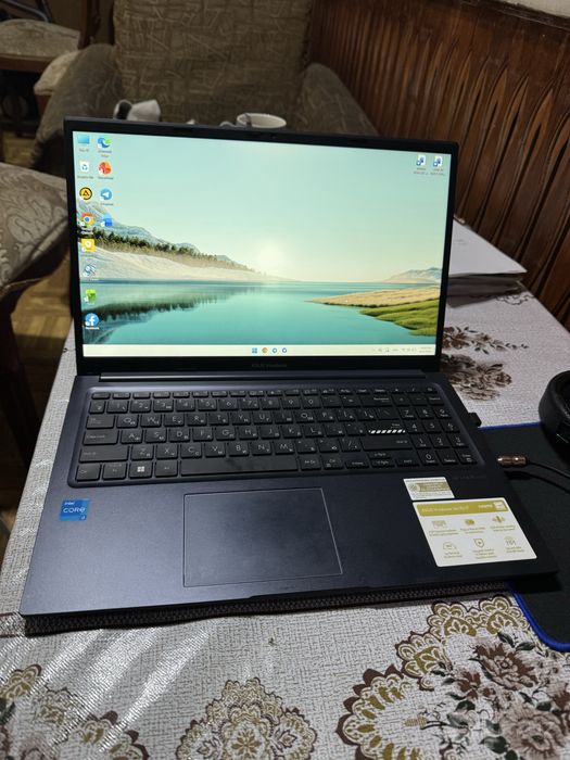 Asus vivobook X1504VA