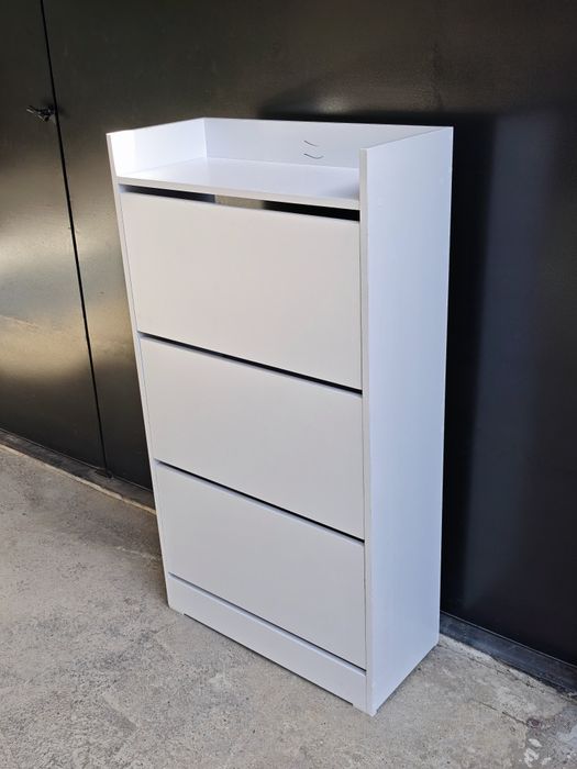 Yopiq oyoq kiyim javoni (обувьница закрытая)