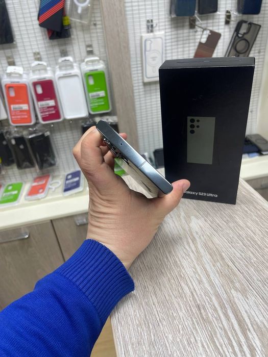 Samsung S23 Ultra xotirasi 12/256Gb