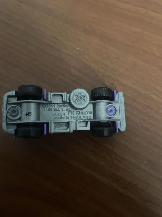Машинка hot wheels