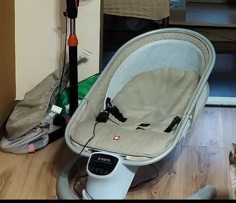 Шезлонг за бебе електрически с музика