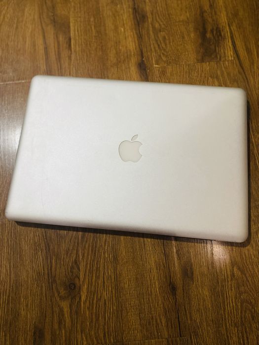 MacBook Pro (15.4 - inch, Late 2011)