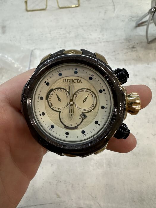 Часовник Invicta