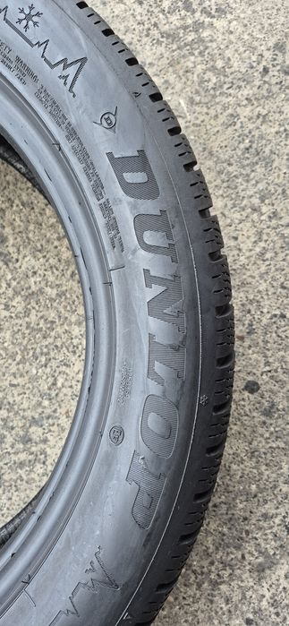 2 anvelope iarna Dunlop ca si noi,245/50/19,dot 2021.Pret/bucata.