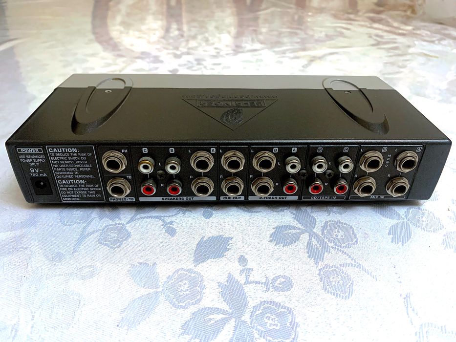 Behringer Mini MON800