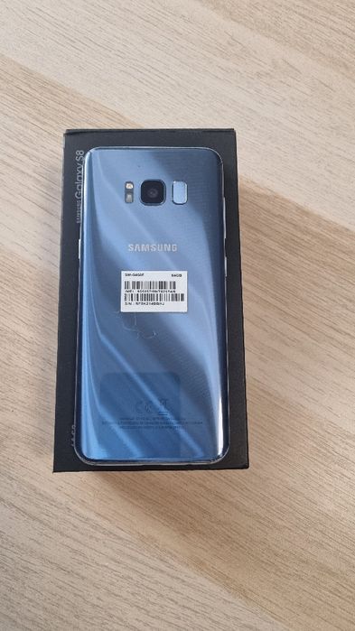 Продавам SAMSUNG S8