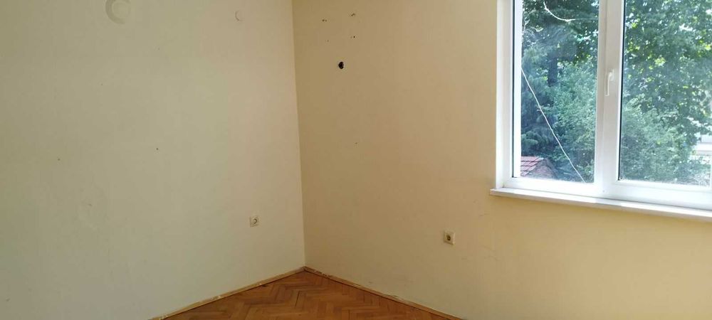 Продава се Тристаен апартамент в Стара Загора, Център - 100 кв.м за 1420 €/кв.м - Снимка #2