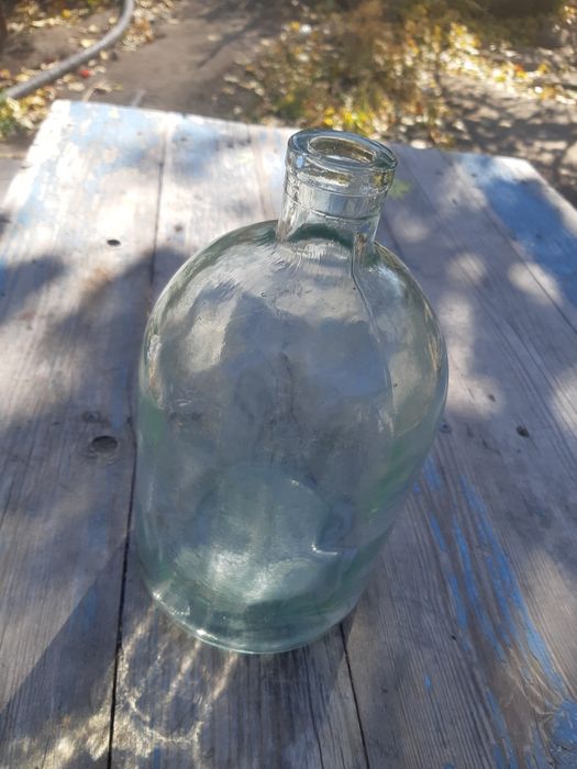 Старинная бутыль