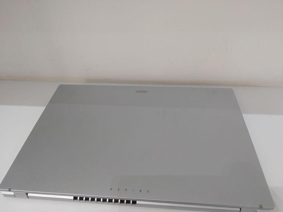Acer aspire core i3 n305 DDR5 8GB