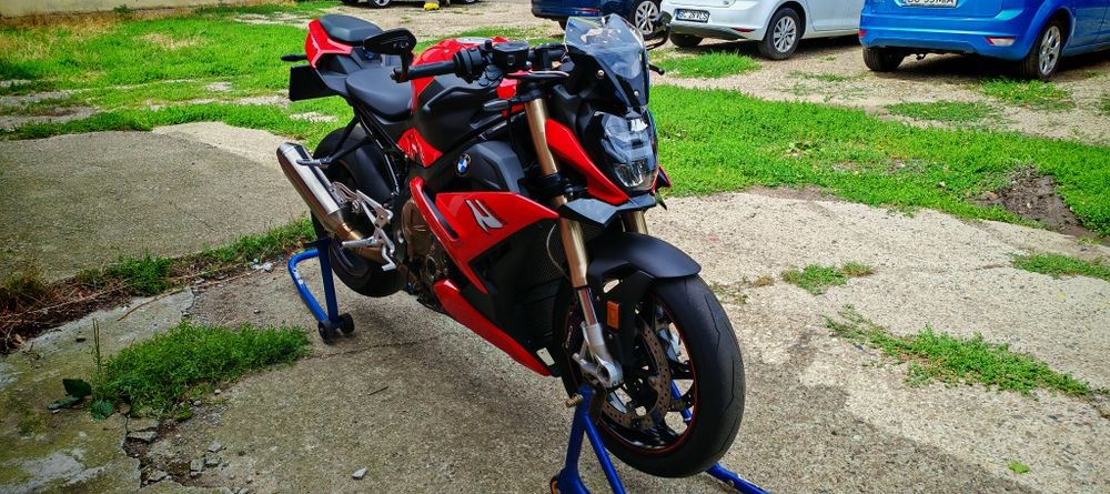 Bmw s1000r impecabil îngrijita ca la carte 13000 km