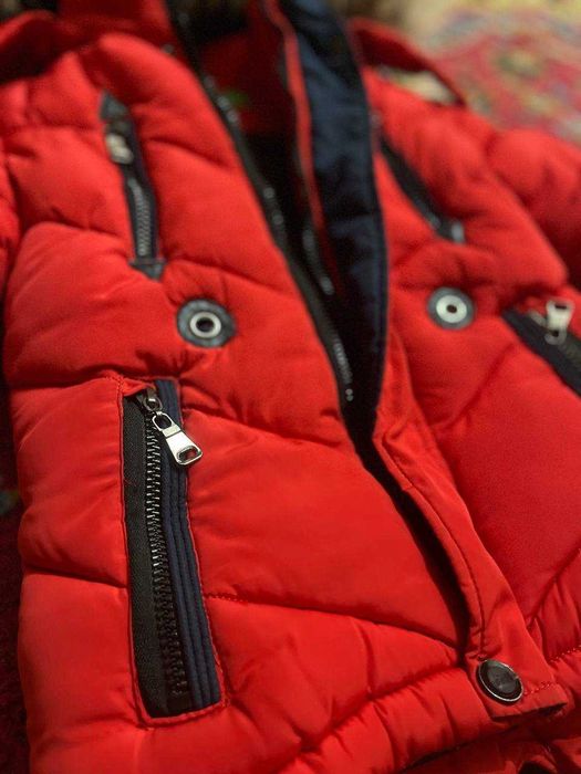 Bolalar kurtkasi sotiladi