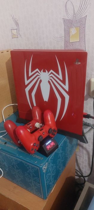 Продам. PS4 Pro. 1 TB.. Прошита.