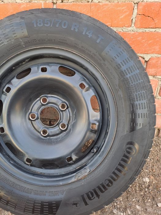 Продам комплект летних колес