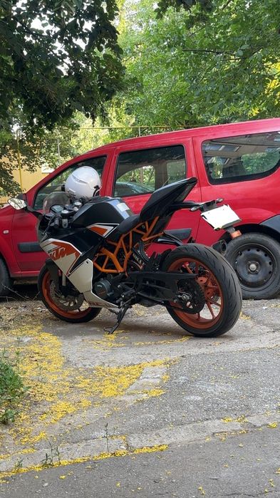 Vând motocicleta KTM rc 125