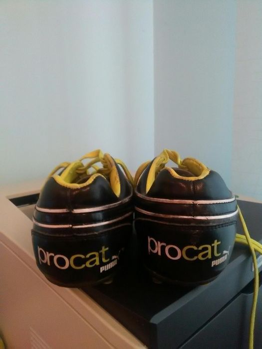 Футболни  бутонки