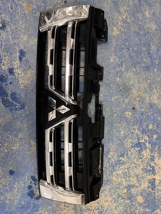 Решетка Митсубиси Паджеро 4 Европеец