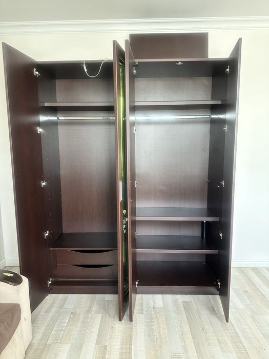 Продам спальный гарнитур