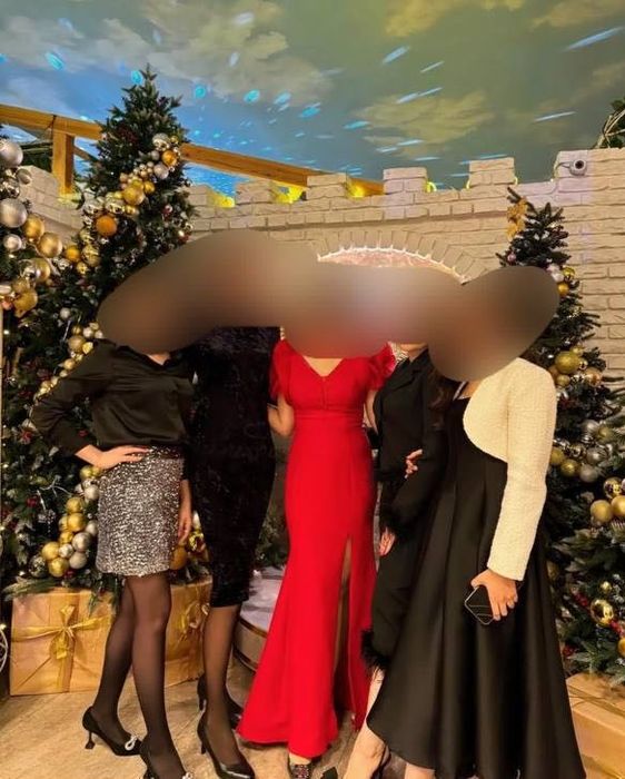 Вечернее красное платье