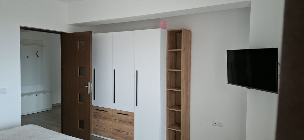 Inchiriez apartament 3 camere