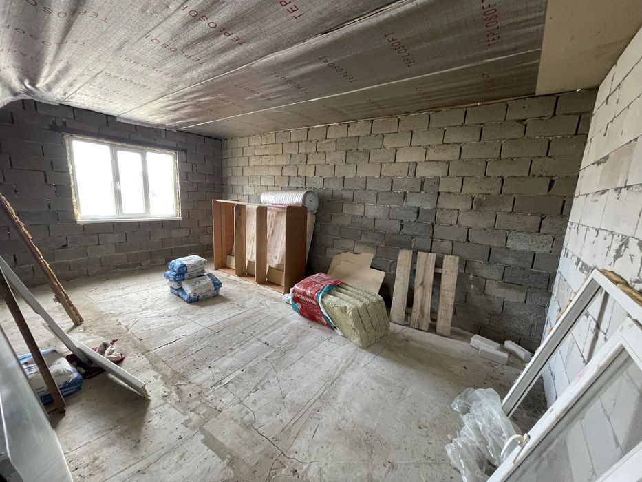 Аралтал новый незаконченный дом