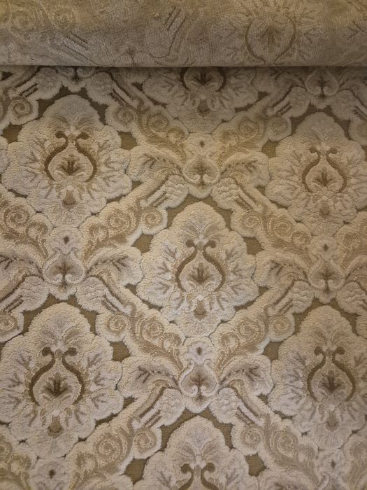 Ковёр чистый, хорошего качества