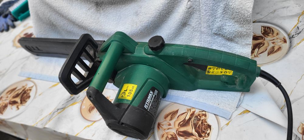 Продаётся электропила по дереву