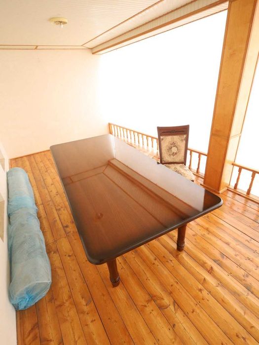 Yaxshi holatdagi mebellar sotiladi. 12 kishilik mebellar sotiladi