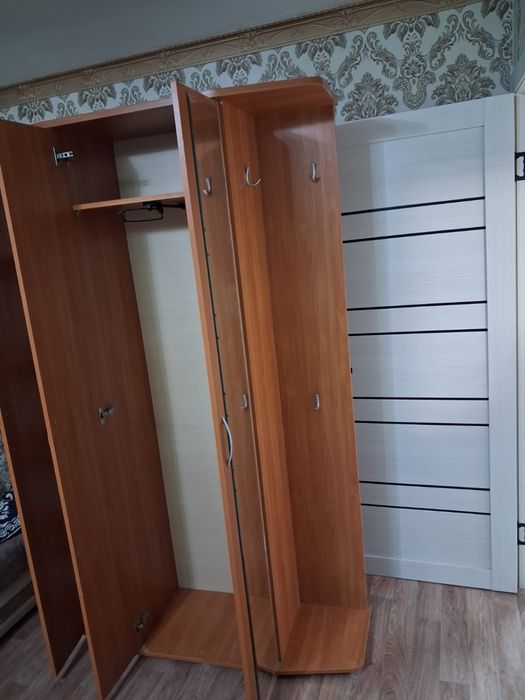 Шкаф прихожая с зеркалом