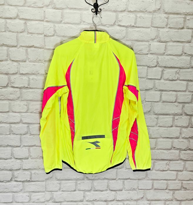 Diadora ветроустойчиво дамско яке за бягане / тичане размер М  НОВО