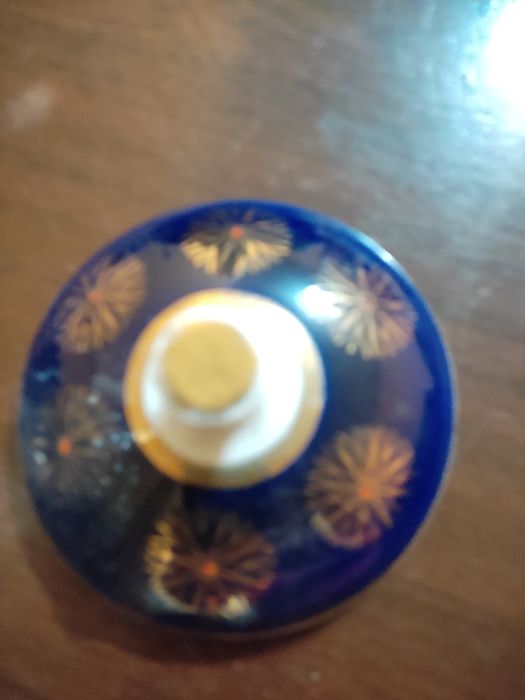 Продам блюдца, крышку и графины