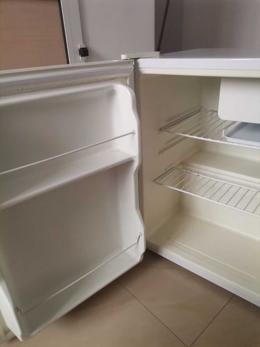 Хладилник Midea 63литра