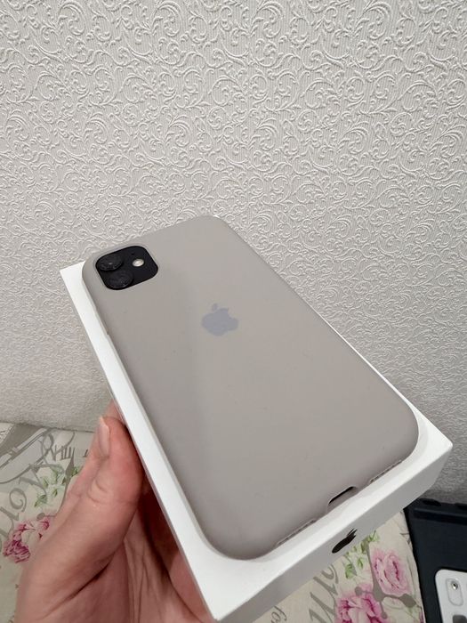 Продам iphone 11 128