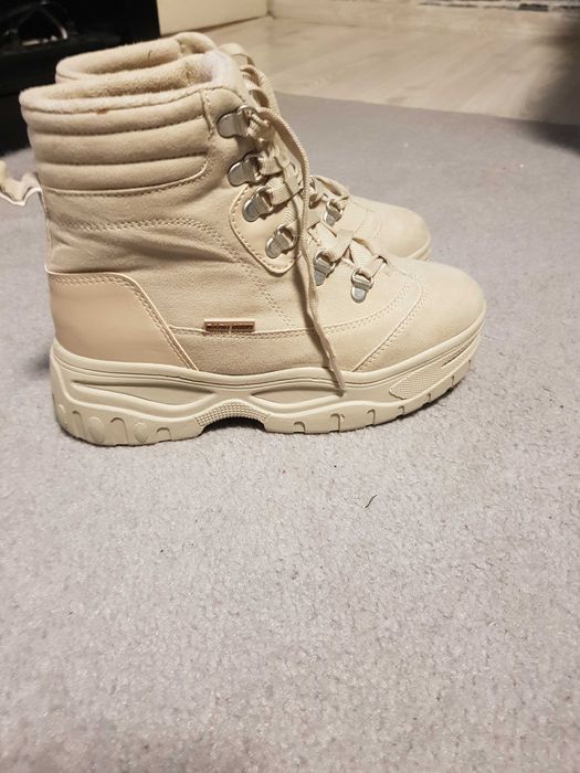 Ghete superbe noi 35 crem