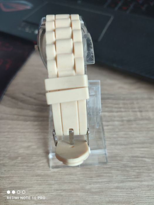 Нов дамски часовник