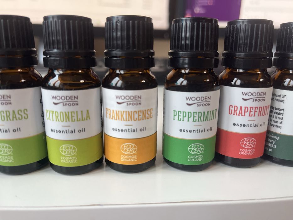 Лот чисто нови етерични масла Wooden spoon - 12 броя