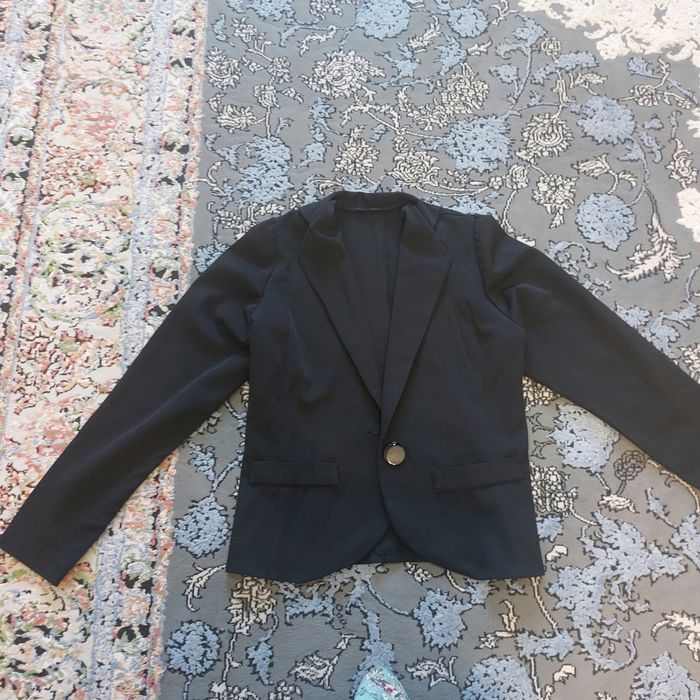 Продам пиджаки куртки пальто