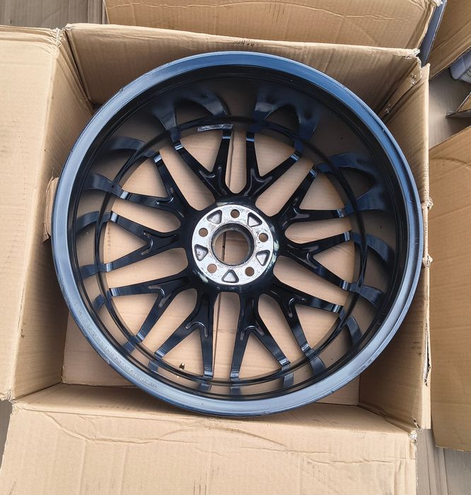 Jante 5 x 114.3 R20  Varro USA  - Full Black  Alpine Aston Martin BYD Dodge  INFINITI Land Rover LEXUS MASERATI Mitsubishi NISSAN Suzuki TESLA TOYOTA
