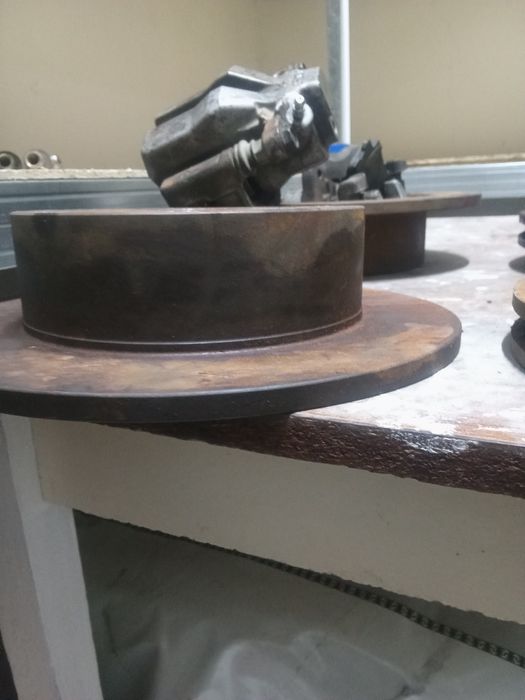 Тормозные диски Супорт. Колотки  . От камри40