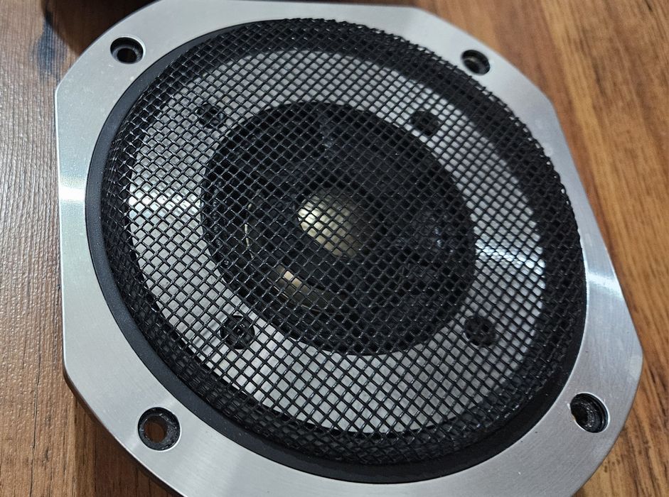 Difuzoare medii Kenwood