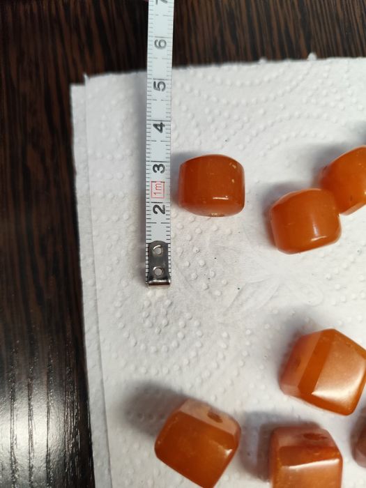 Продам янтарные бусины