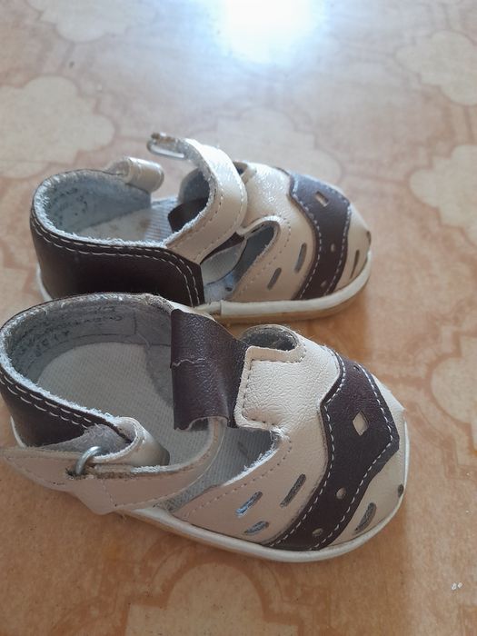 Продаются детские сандалики