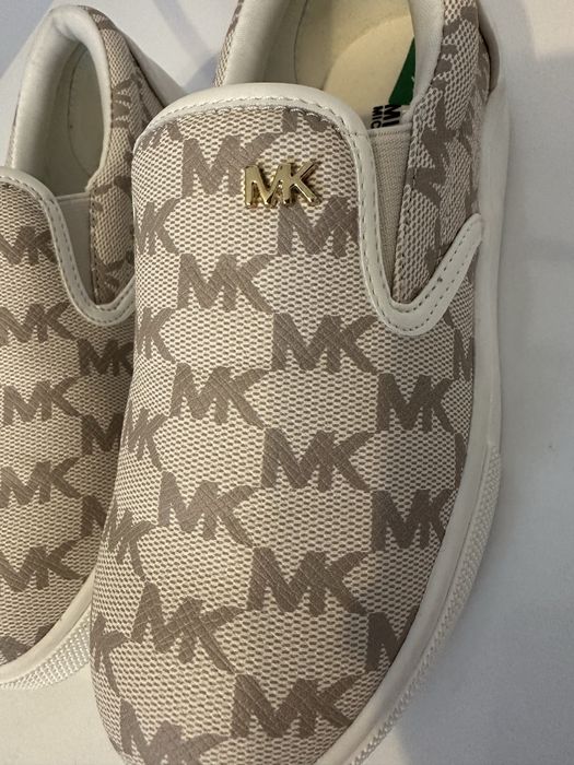 Детски обувки на MICHAEL KORS номер 32.5