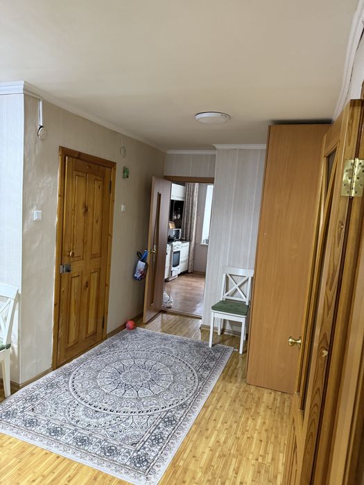 Продается пятикомнатная квартира.